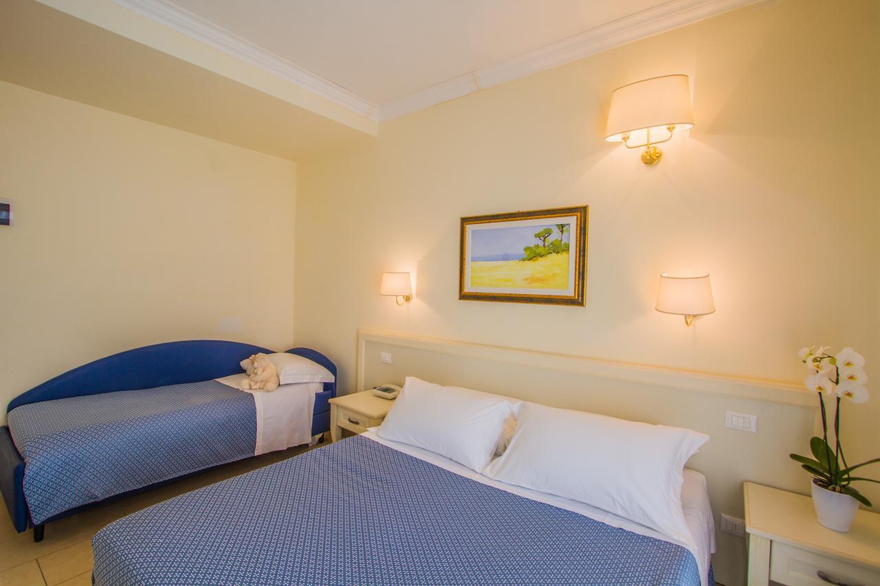 Hotel Nelson Riccione Buitenkant foto